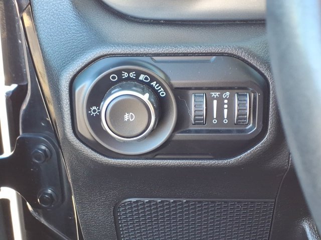 Used 2018 Jeep Wrangler Unlimited Sahara AWD/4WD image 20