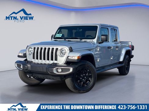 Used 2023 Jeep Gladiator Overland image 1