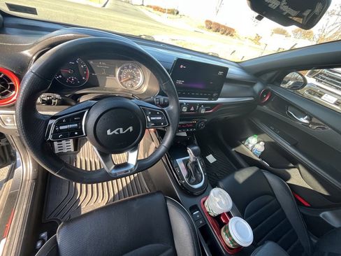 Used 2022 Kia Forte GT-Line w/ GT-Line Premium Package image 17