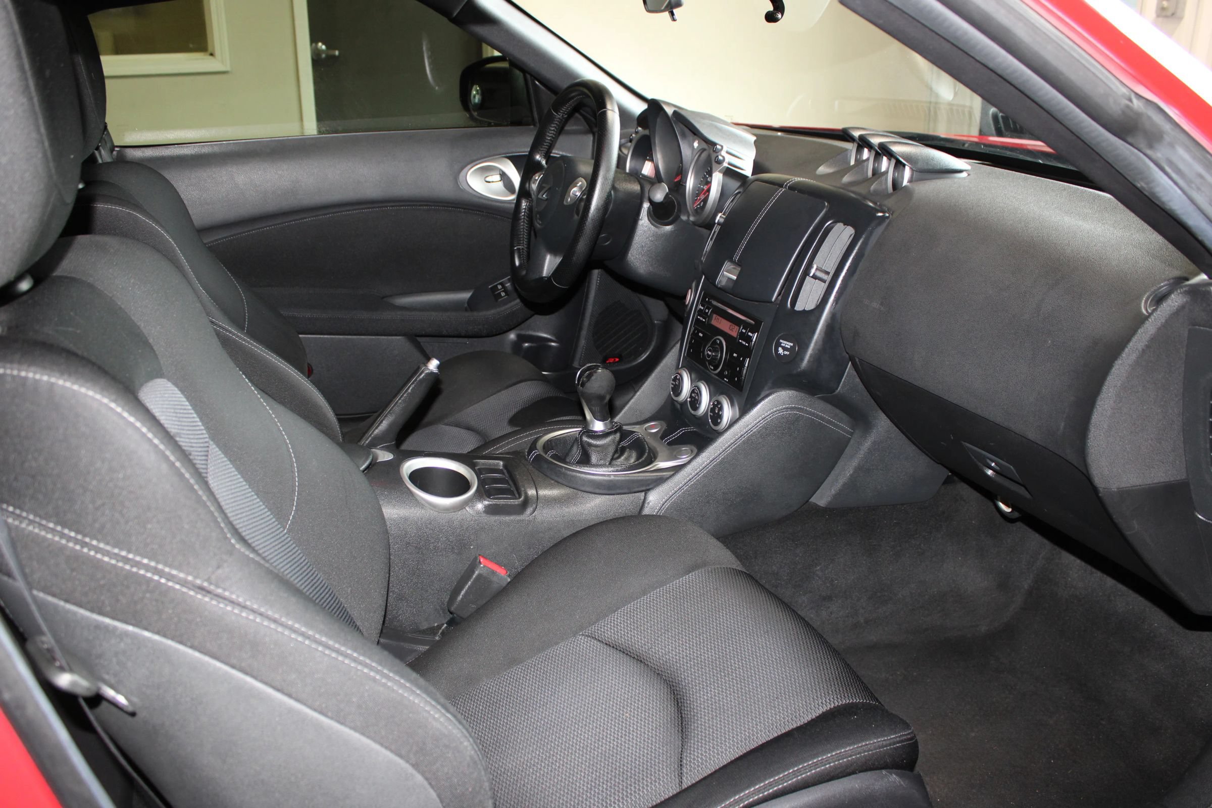 Used 2012 Nissan 370Z Coupe RWD image 25