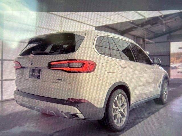Used 2020 BMW X5 xDrive40i w/ Premium Package AWD/4WD image 3
