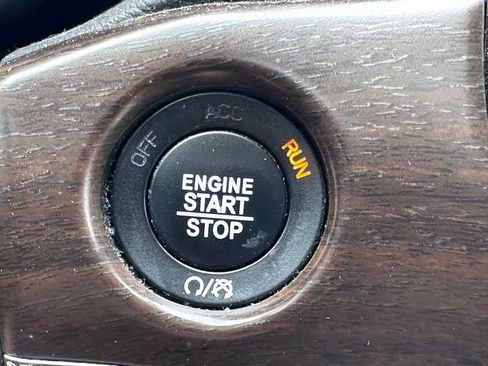 Used 2018 Jeep Grand Cherokee Limited image 33