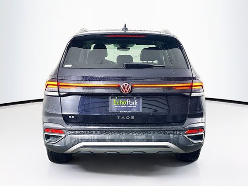 Used 2025 Volkswagen Taos SE image 7