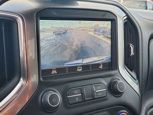 Used 2022 Chevrolet Silverado 1500 LT Trail Boss w/ Convenience Package II AWD/4WD image 17