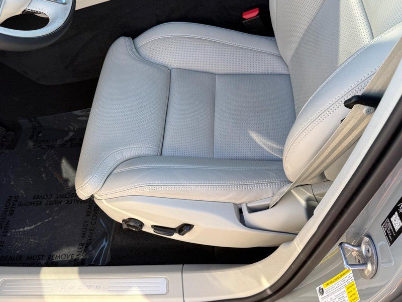 Certified 2026 Volvo XC60 B5 Ultra AWD/4WD image 18