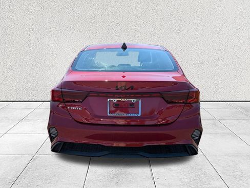 Used 2023 Kia Forte LXS w/ LXS Technology Package FWD image 4