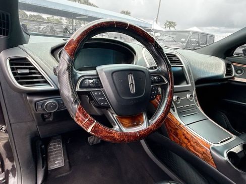 Used 2019 Lincoln Nautilus Reserve w/ Cargo Utility Package AWD/4WD image 12