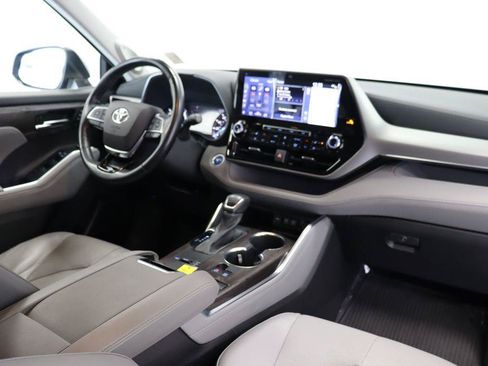 Used 2021 Toyota Highlander Platinum AWD/4WD image 31