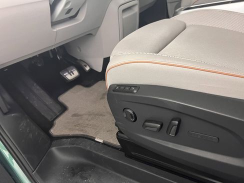 New 2025 Volkswagen ID. Buzz 1st Edition image 11