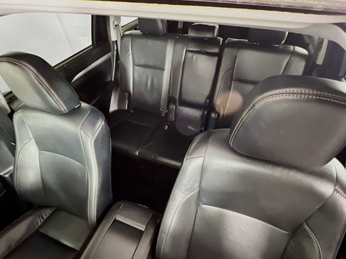 Used 2018 Toyota Highlander XLE image 23