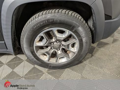 Used 2019 Jeep Cherokee Trailhawk w/ Cold Weather Group AWD/4WD image 45