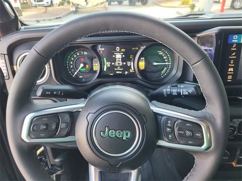 Certified 2025 Jeep Wrangler Unlimited Sahara image 30