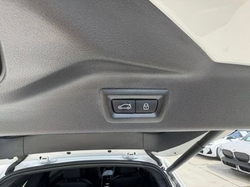 Used 2024 BMW X7 xDrive40i w/ M Sport Package AWD/4WD image 35