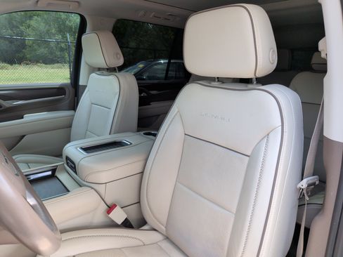 Used 2022 GMC Yukon Denali RWD image 24