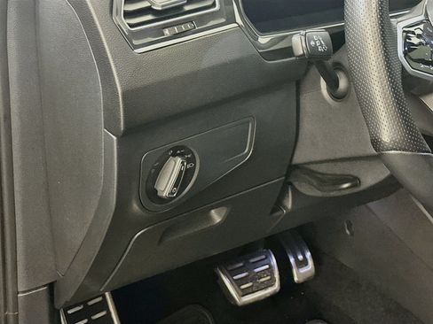 Used 2023 Volkswagen Tiguan SEL R-Line AWD/4WD image 17