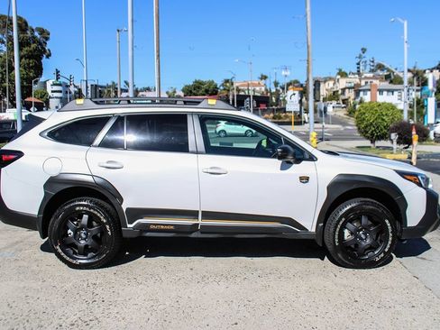 Used 2025 Subaru Outback Wilderness AWD/4WD image 7