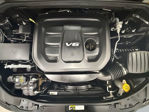 Used 2018 Jeep Grand Cherokee Altitude image 18