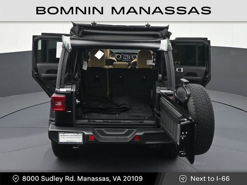 Used 2023 Jeep Wrangler Unlimited Sahara w/ LED Lighting Group AWD/4WD image 43