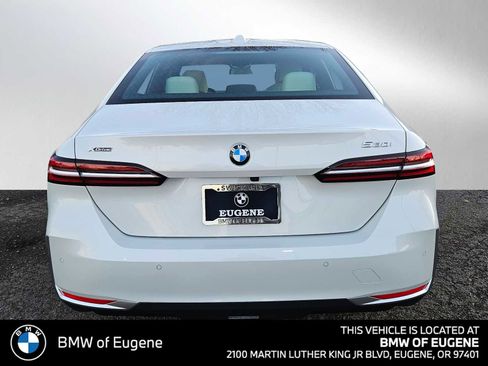 New 2026 BMW 530i xDrive w/ Premium Package AWD/4WD image 4