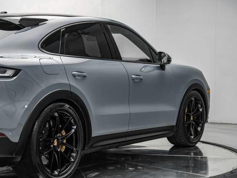 Used 2024 Porsche Cayenne Turbo GT AWD/4WD image 19