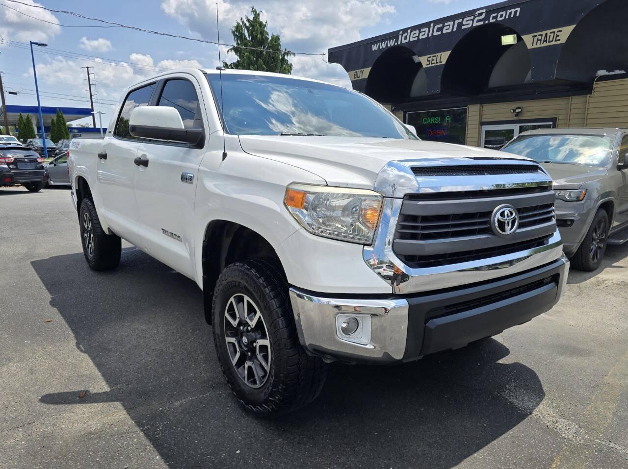 Used 2014 Toyota Tundra SR5 w/ TRD Off Road Package AWD/4WD image 1