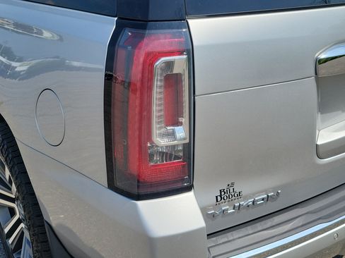 Used 2019 GMC Yukon Denali w/ Open Road Package AWD/4WD image 11