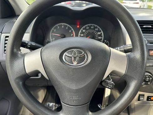 Used 2011 Toyota Corolla LE FWD image 41