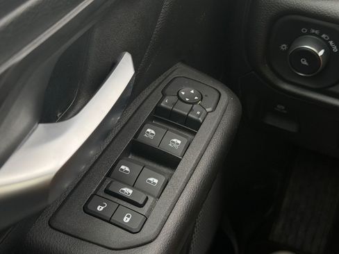 Used 2025 RAM 1500 Tradesman AWD/4WD image 17