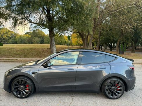 Used 2022 Tesla Model Y Performance image 5