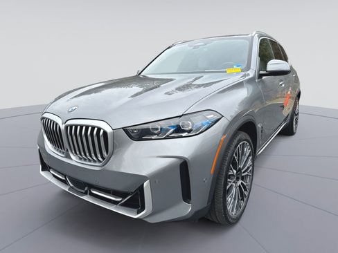 Used 2024 BMW X5 xDrive40i w/ Premium Package image 5