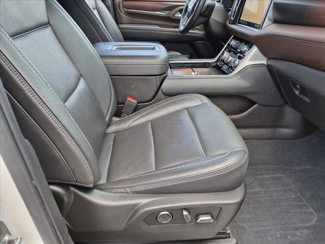 Used 2021 GMC Yukon Denali w/ Denali Ultimate Package AWD/4WD image 23