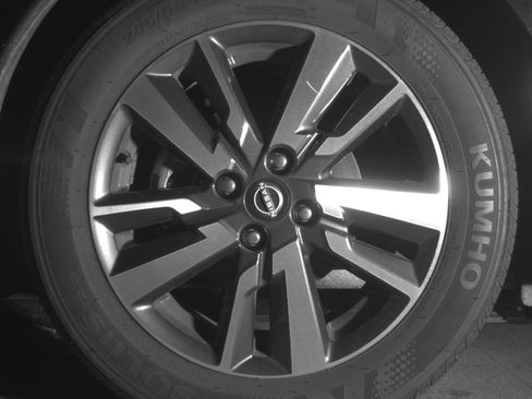 Used 2025 Nissan Versa SV image 12