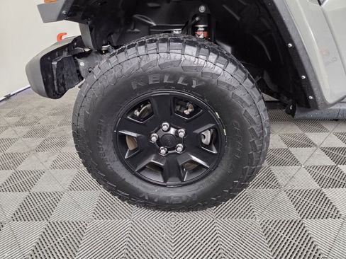 Certified 2021 Jeep Gladiator Mojave image 10