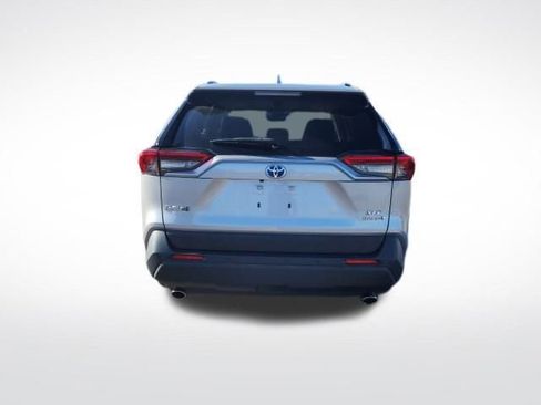 Used 2021 Toyota RAV4 XLE Premium image 6