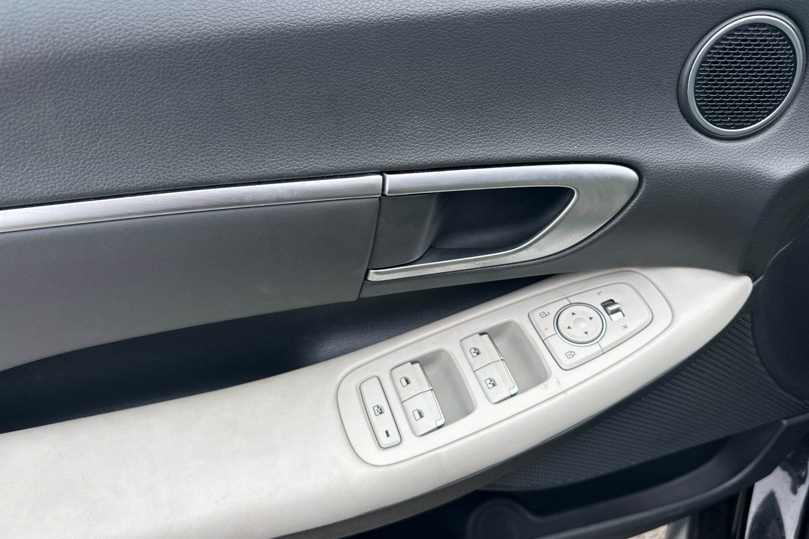 Used 2025 Hyundai Sonata SEL FWD image 11