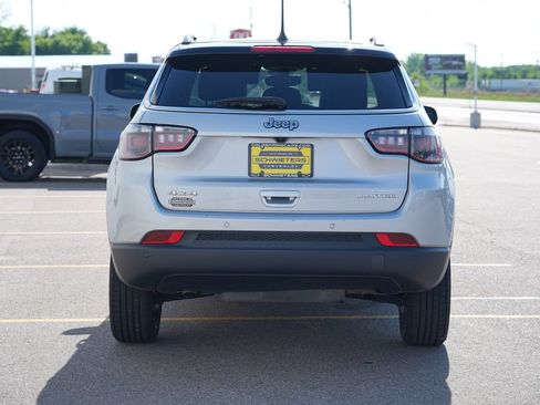 Used 2025 Jeep Compass Limited AWD/4WD image 4
