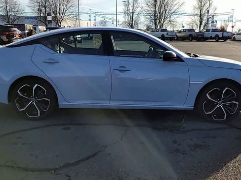 Used 2023 Nissan Altima 2.5 SR image 9
