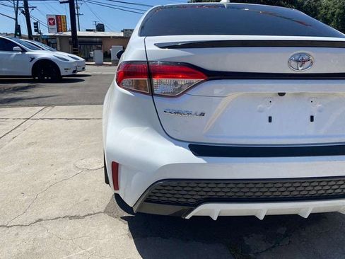 Used 2020 Toyota Corolla SE w/ SE Premium Package FWD image 17