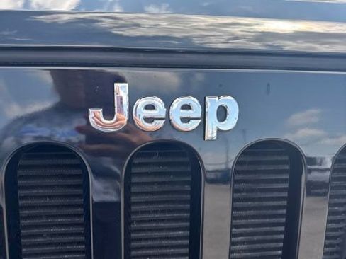 Used 2012 Jeep Wrangler Unlimited Rubicon AWD/4WD image 37