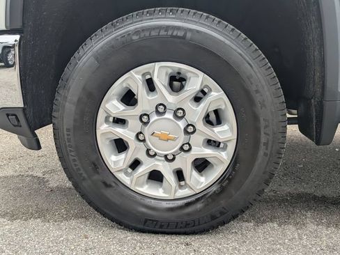 Used 2026 Chevrolet Silverado 2500 LTZ w/ LTZ Convenience Package AWD/4WD image 11