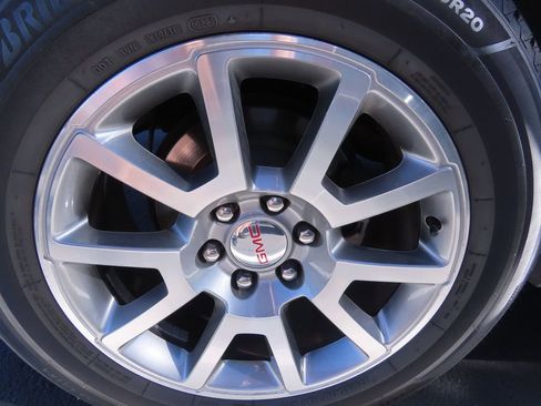 Used 2018 GMC Yukon Denali image 17