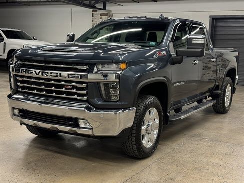 Used 2020 Chevrolet Silverado 2500 LTZ w/ LTZ Premium Package image 3
