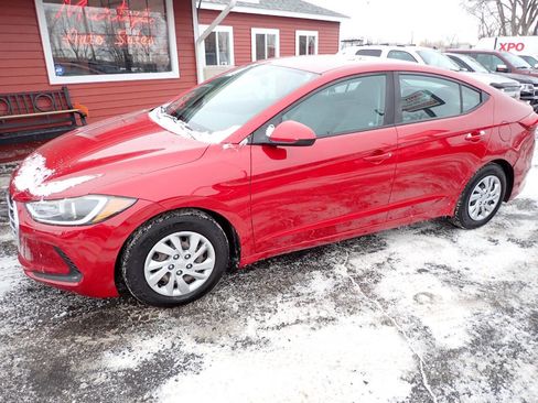 Used 2018 Hyundai Elantra SE image 3