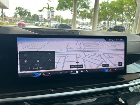 Used 2024 BMW X5 sDrive40i w/ M Sport Package image 10