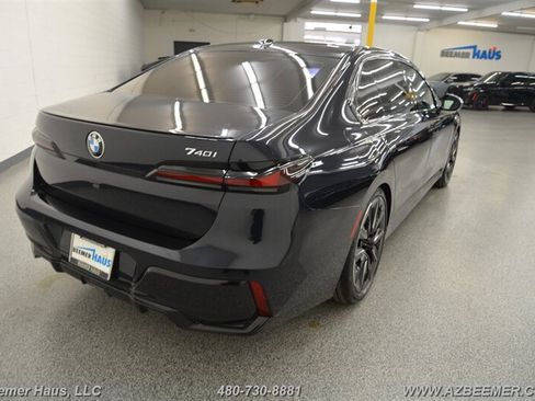 Used 2023 BMW 740i RWD image 11