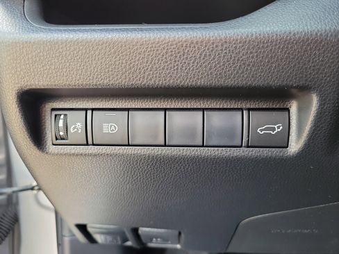 Used 2019 Toyota RAV4 XLE Premium image 26