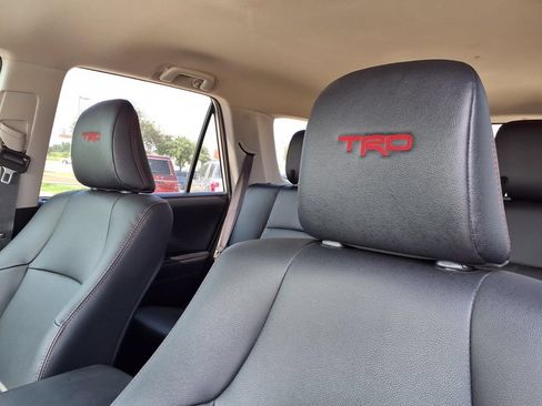 Used 2024 Toyota 4Runner TRD Off-Road Premium AWD/4WD image 16