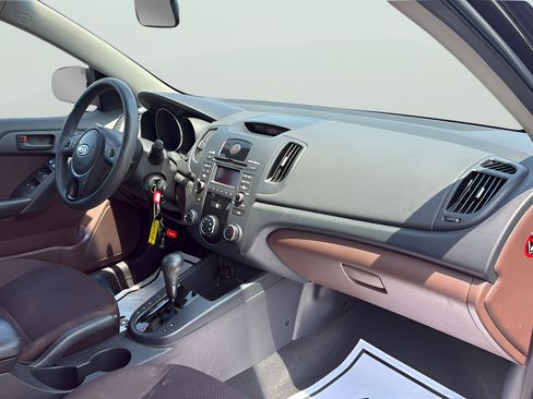 Used 2010 Kia Forte EX FWD image 37