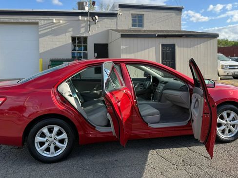 Used 2011 Toyota Camry LE w/ LE Extra-Value Pkg FWD image 10