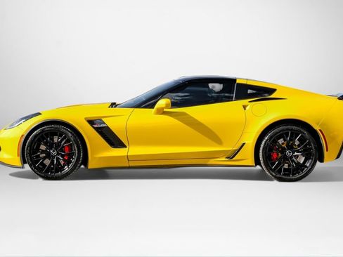 Used 2015 Chevrolet Corvette Z06 w/ 2LZ Preferred Equipment Group RWD image 9